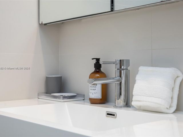 Apartment for rent  Unit #1006 - photo 6066900