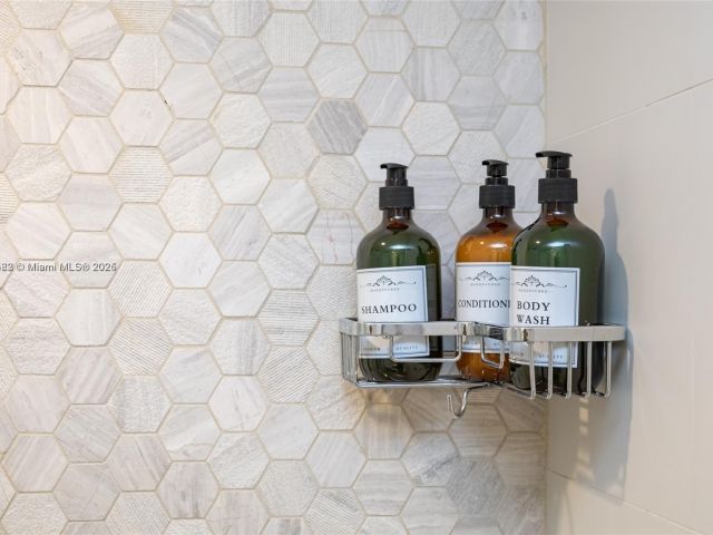 Apartment for rent  Unit #1006 - photo 6066901