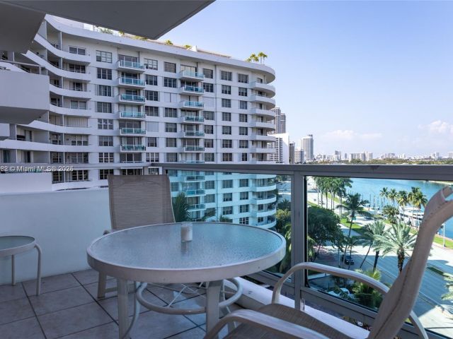 Apartment for rent  Unit #1006 - photo 6066903