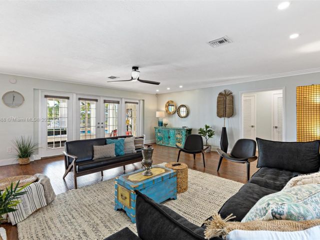 Home for rent at 2719 SE 11th St n/a - photo 5542888