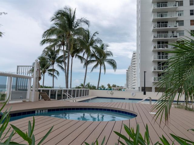 Apartment for sale  Unit #1604 - photo 5689169