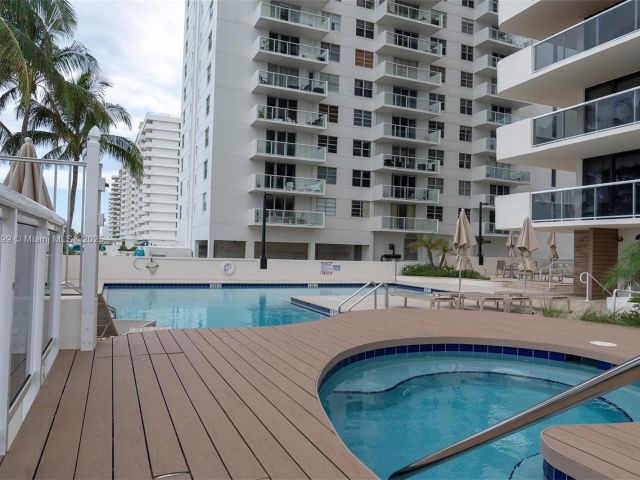 Apartment for sale  Unit #1604 - photo 5689170