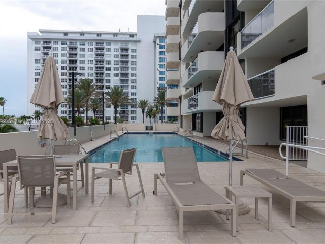 Apartment for sale  Unit #1604 - photo 5689171