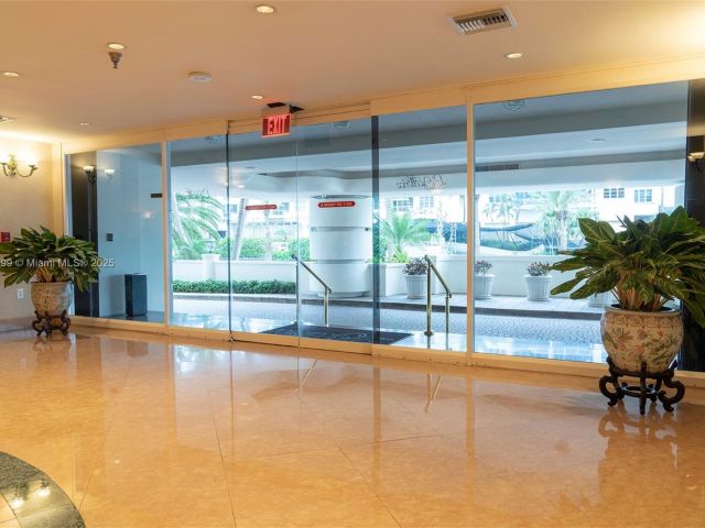 Apartment for sale  Unit #1604 - photo 5689175