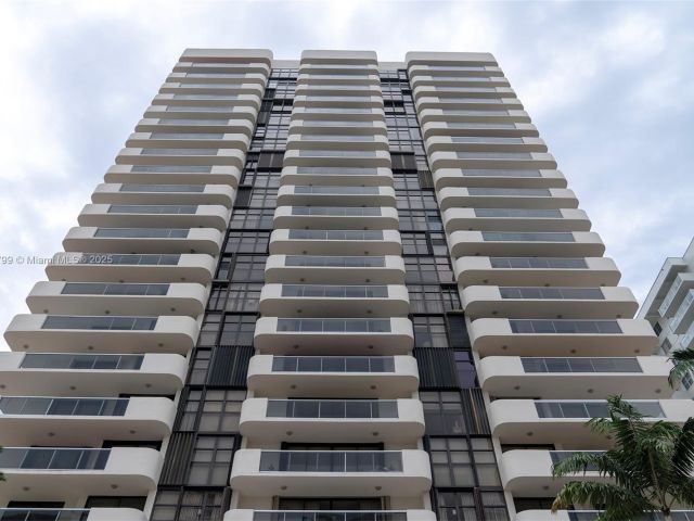 Apartment for sale  Unit #1604 - photo 5689178