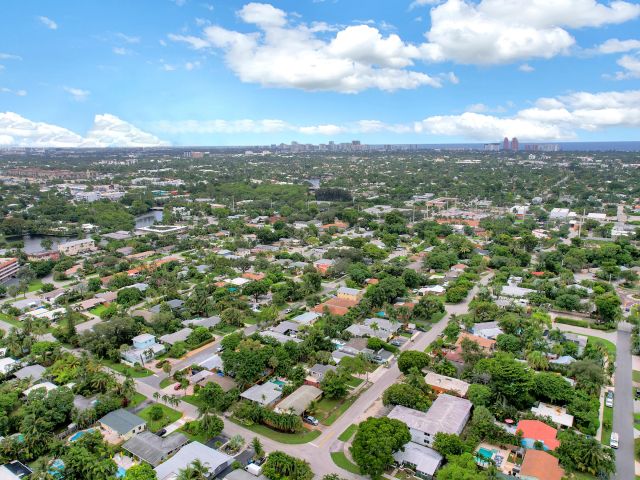 Home for sale at 820 NE 17th Street - photo 6801791