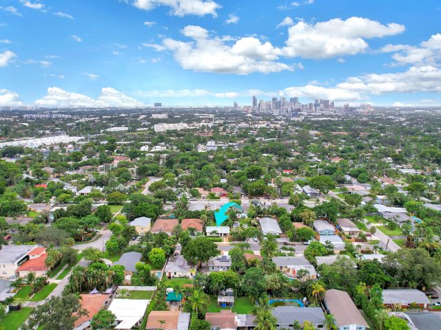 Home for sale at 820 NE 17th Street - photo 6801793