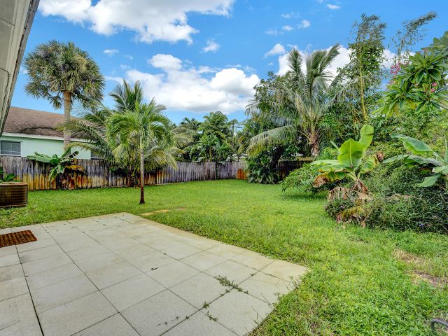 Home for sale at 820 NE 17th Street - photo 6801798