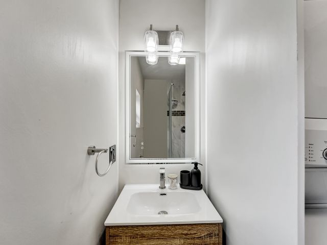 Home for sale at 820 NE 17th Street - photo 6801799