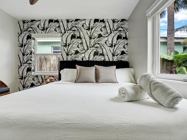 Home for sale at 820 NE 17th Street - photo 6801802