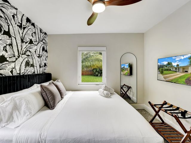 Home for sale at 820 NE 17th Street - photo 6801804