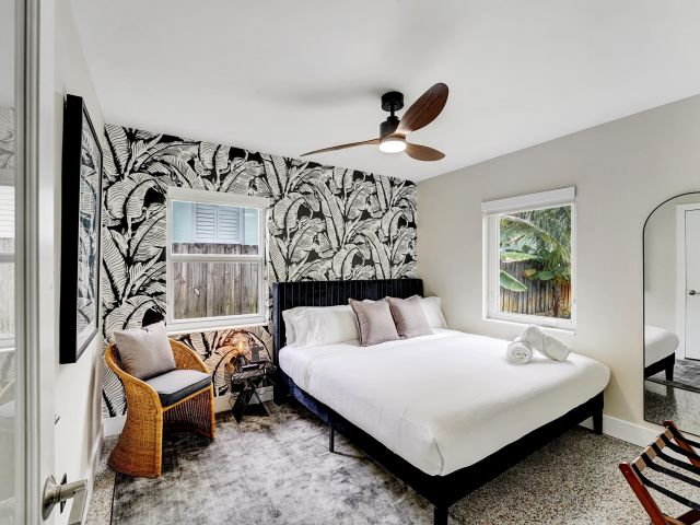 Home for sale at 820 NE 17th Street - photo 6801805