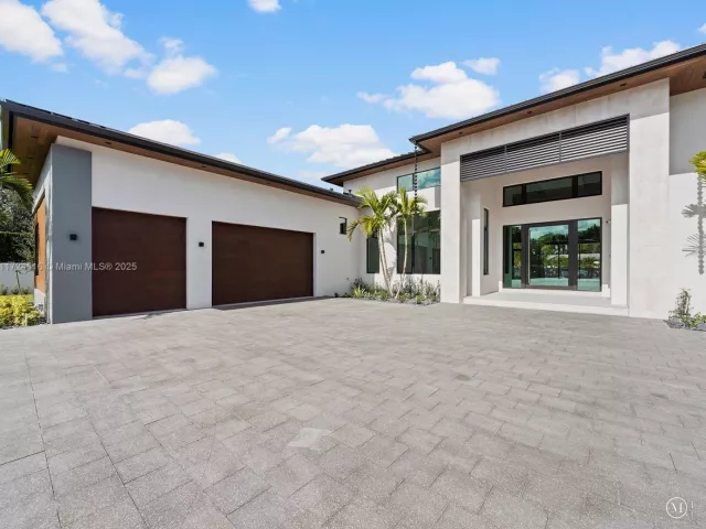 Home for sale at 12025 SW 46th St - photo 5604004