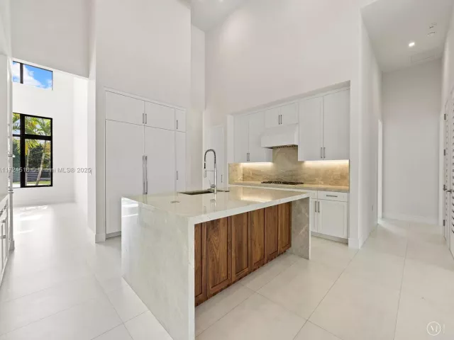 Home for sale at 12025 SW 46th St - photo 5603994