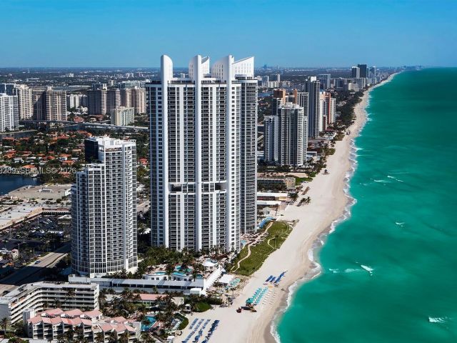 condo for sale in Sunny Isles Beach - 18001 Collins Ave 916 - MondialRealty