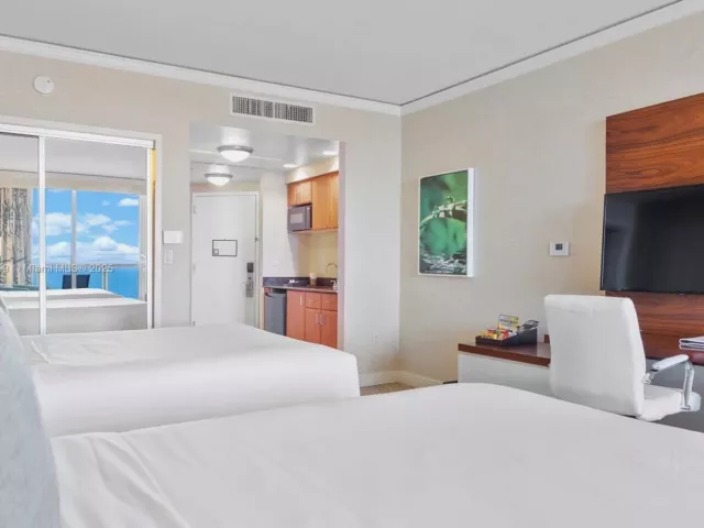 Apartment for sale  Unit #801+916 - photo 5658352