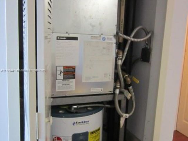 1-bedroom condo for sale in Miami - 170 SE 14th St 2306 - MondialRealty