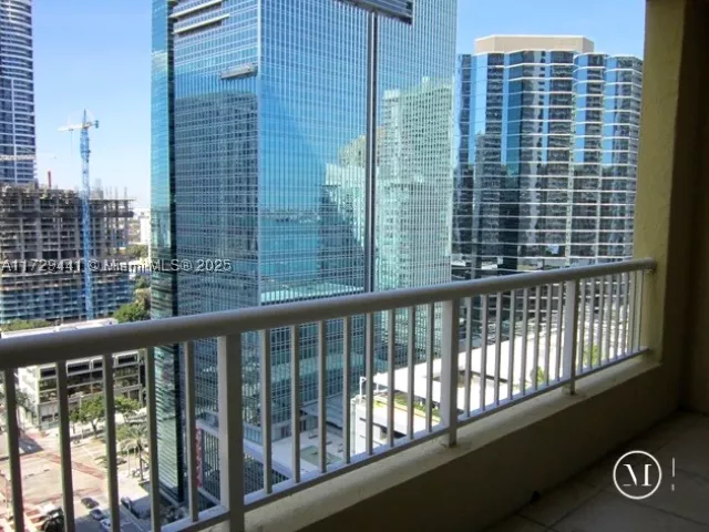 1-bedroom condo for sale in Miami - 170 SE 14th St 2306 - MondialRealty