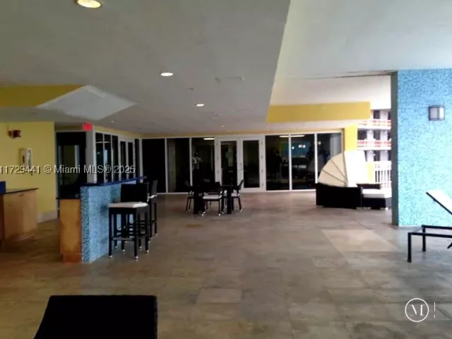 1-bedroom condo for sale in Miami - 170 SE 14th St 2306 - MondialRealty