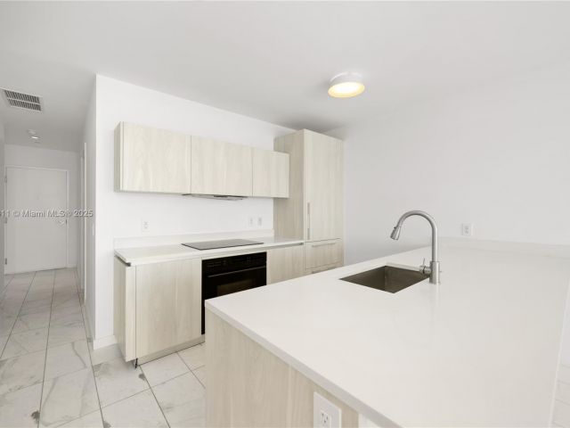 Apartment for sale  Unit #1504 - photo 6211500