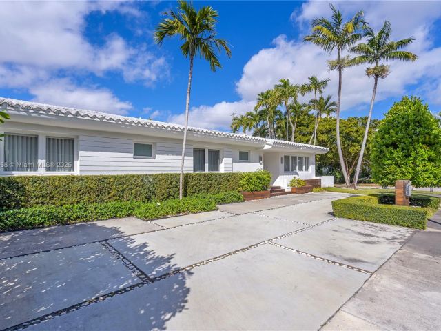 Home for rent at 290 E Shore Dr E - photo 5846088