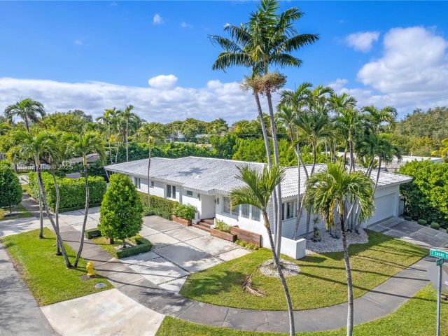 Home for rent at 290 E Shore Dr E - photo 5846089