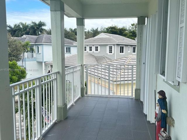 Home for rent at 318 NE 31st Ave - photo 5598573