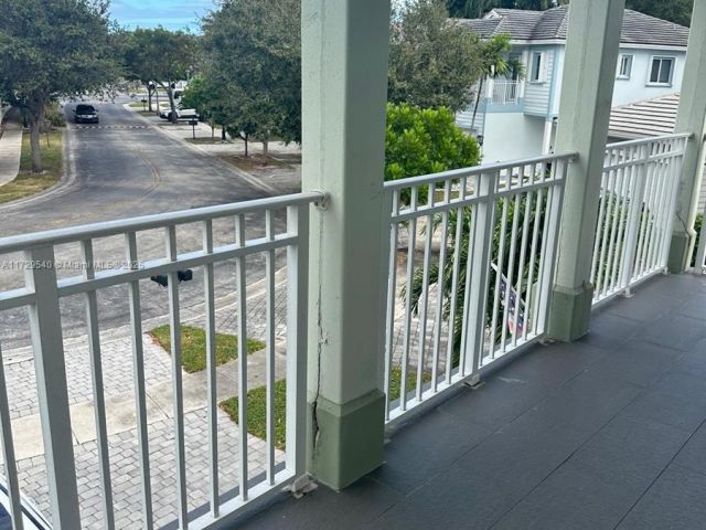 Home for rent at 318 NE 31st Ave - photo 5598574