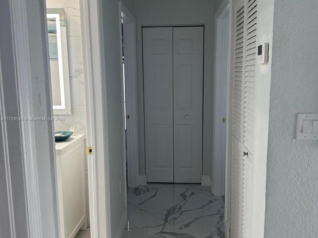 Home for rent at 318 NE 31st Ave - photo 5598577