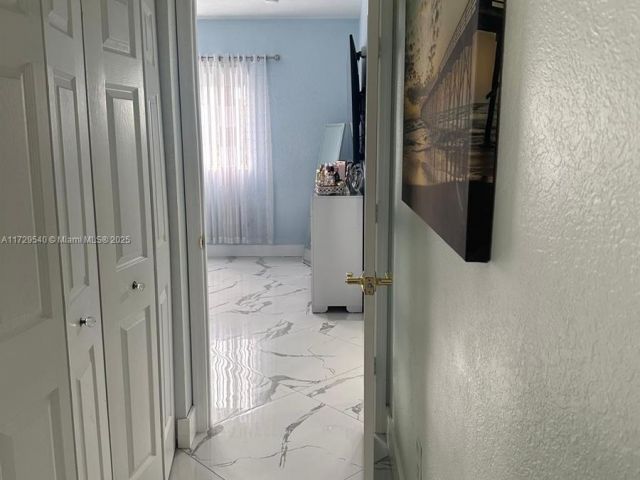 Home for rent at 318 NE 31st Ave - photo 5598578