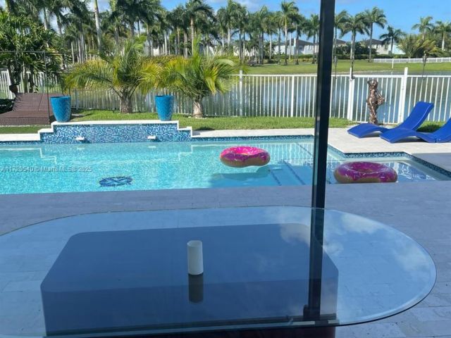 Home for rent at 318 NE 31st Ave - photo 5598587