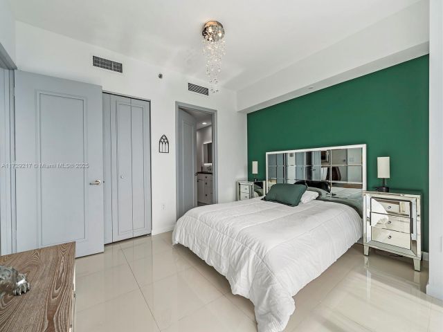 Apartment for sale  Unit #5203 - photo 5615039