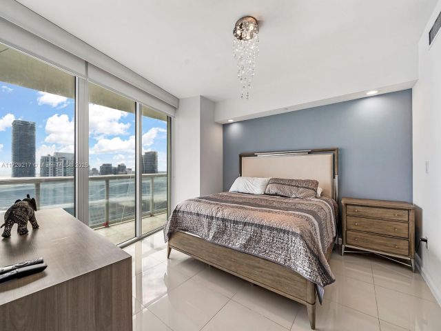 Apartment for sale  Unit #5203 - photo 5615045