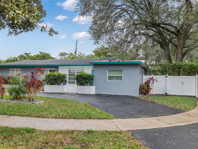 Home for sale at 5712 Monroe St - photo 6169993