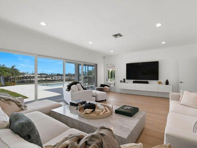 Home for rent at 3410 N Flagler Drive - photo 6507084