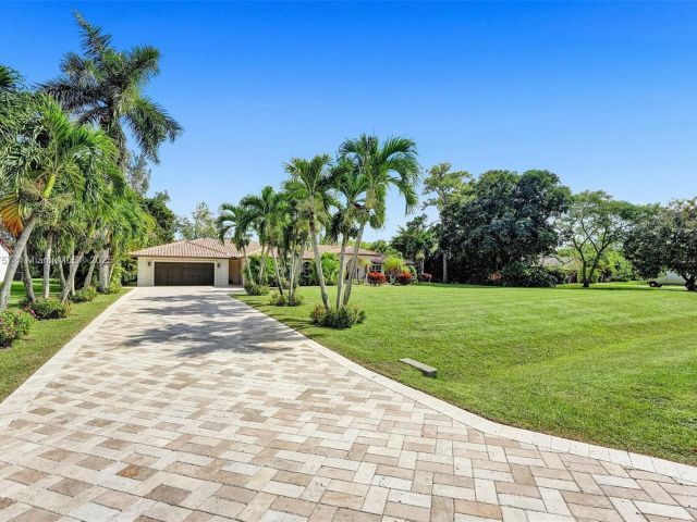 Home for rent at 22180 Woodset Ln 0 - photo 5591175