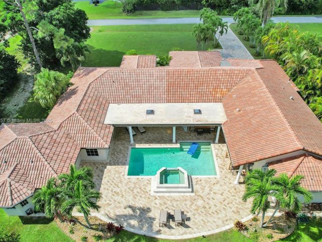 Home for rent at 22180 Woodset Ln 0 - photo 5591178