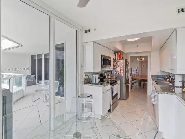 Apartment for sale  Unit #805 - photo 5545129