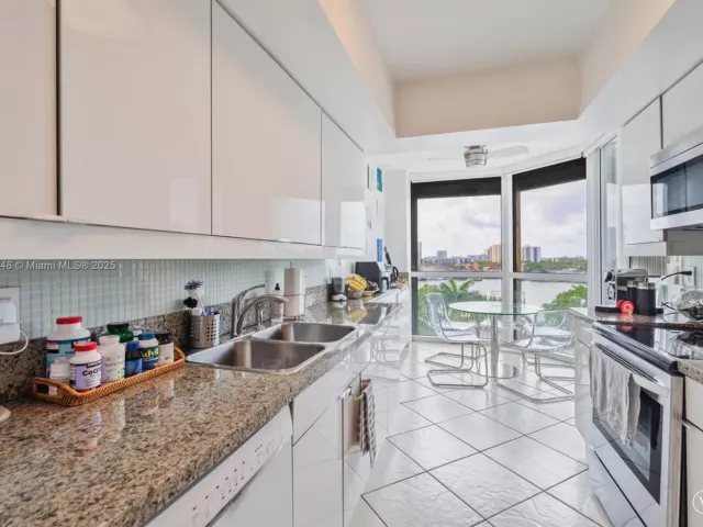 Apartment for sale  Unit #805 - photo 5545132