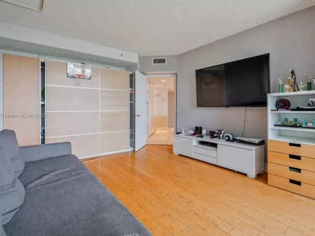 Apartment for sale  Unit #805 - photo 5545125