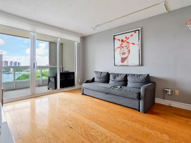 Apartment for sale  Unit #805 - photo 5545126