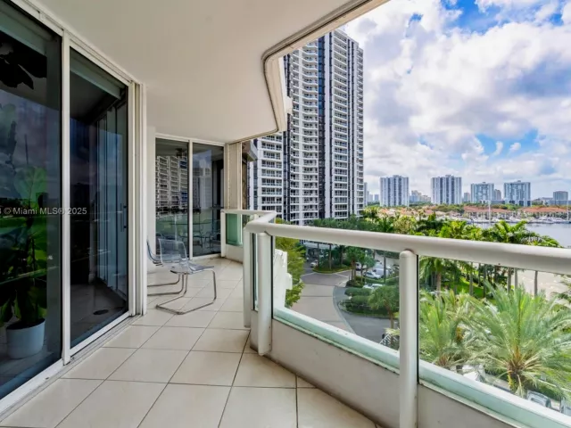 Apartment for sale  Unit #805 - photo 5545128