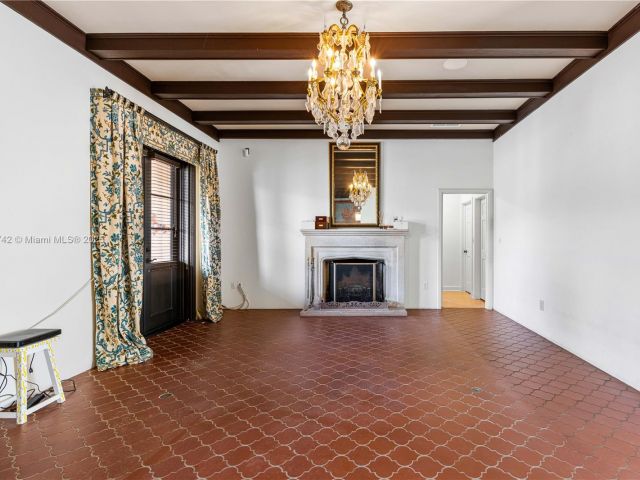 Home for sale at 1181 S Alhambra Cir - photo 5560283