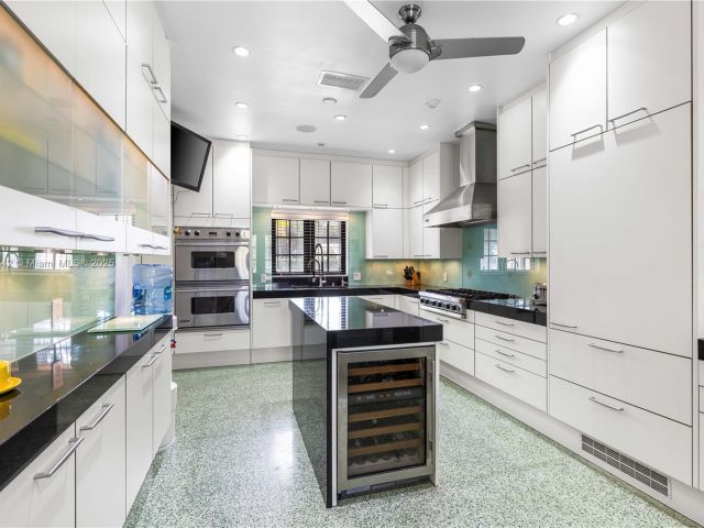 Home for sale at 1181 S Alhambra Cir - photo 5560288