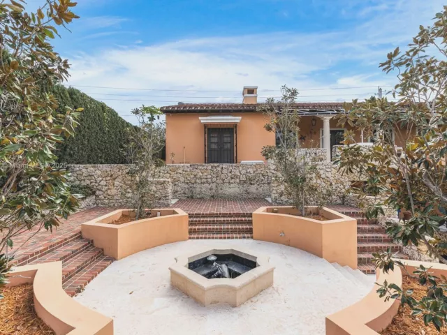 4-bedroom home for sale in Coral Gables - 1181 S Alhambra Cir - MondialRealty