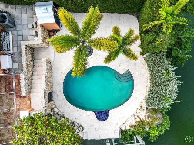 4-bedroom home for sale in Coral Gables - 1181 S Alhambra Cir - MondialRealty