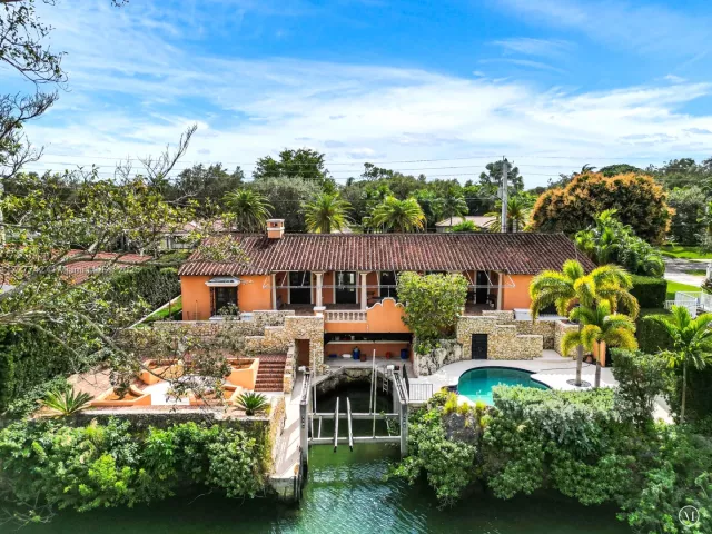 4-bedroom home for sale in Coral Gables - 1181 S Alhambra Cir - MondialRealty