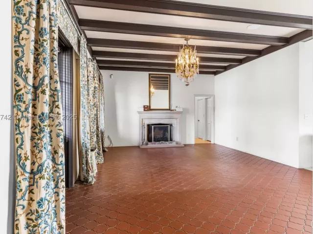 4-bedroom home for sale in Coral Gables - 1181 S Alhambra Cir - MondialRealty