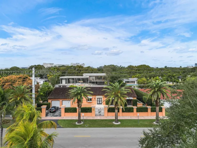 4-bedroom home for sale in Coral Gables - 1181 S Alhambra Cir - MondialRealty