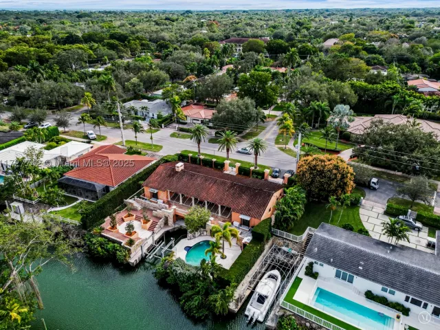 4-bedroom home for sale in Coral Gables - 1181 S Alhambra Cir - MondialRealty